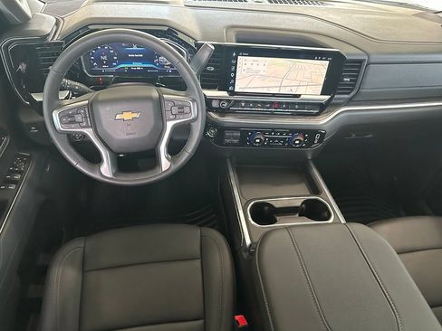 Used 2025 Chevrolet Silverado 2500 LTZ w/ LTZ Convenience Package AWD/4WD image 17