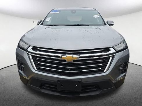 Used 2023 Chevrolet Traverse LT w/ Rear Camera Mirror Package AWD/4WD image 2