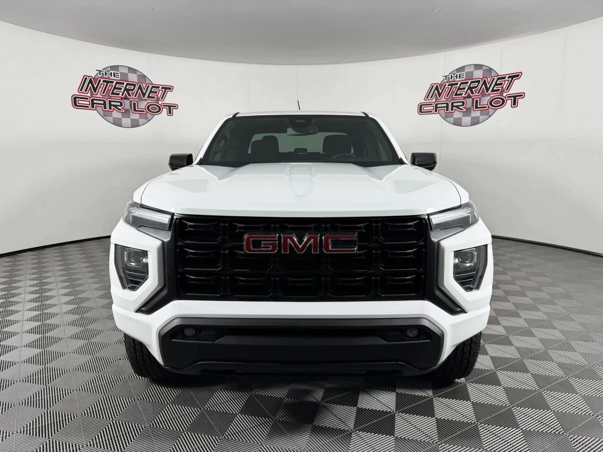 Used 2024 GMC Canyon Elevation w/ Convenience Package AWD/4WD image 2