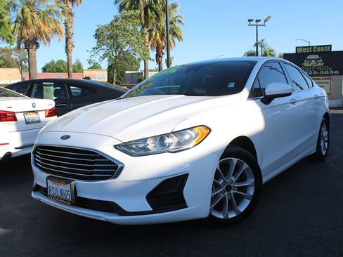 Used 2020 Ford Fusion SE FWD image 2