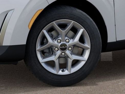 New 2025 Kia Soul LX image 9