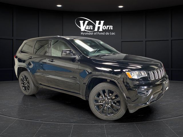 Used 2020 Jeep Grand Cherokee Altitude AWD/4WD image 1