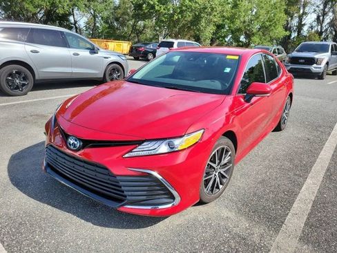 Used 2024 Toyota Camry XLE FWD image 8