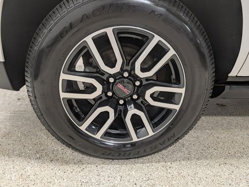 Used 2021 GMC Yukon AT4 w/ AT4 Premium Plus Package AWD/4WD image 13
