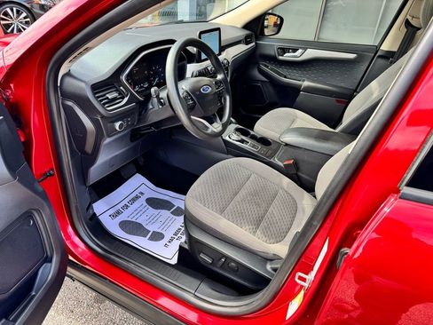 Used 2020 Ford Escape SE image 14
