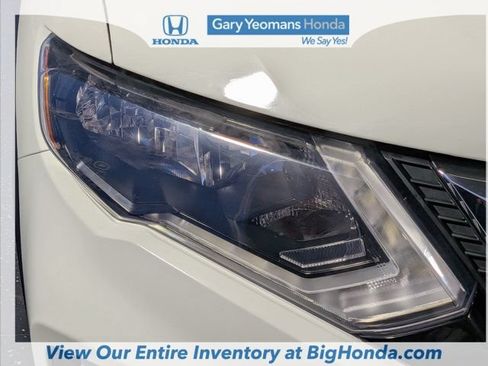 Used 2018 Nissan Rogue SV FWD image 10