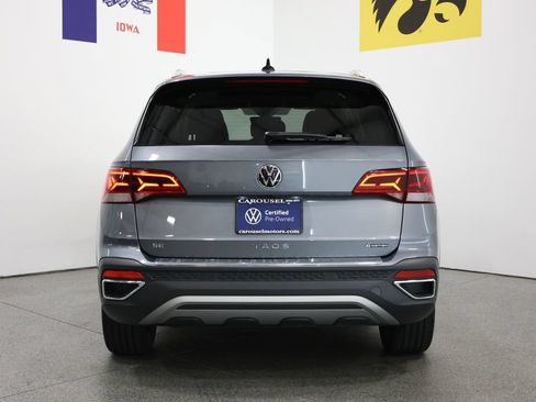 Certified 2023 Volkswagen Taos SE w/ Panoramic Sunroof Package AWD/4WD image 11