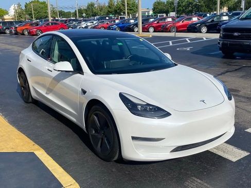 Used 2021 Tesla Model 3 Standard Range Plus image 2