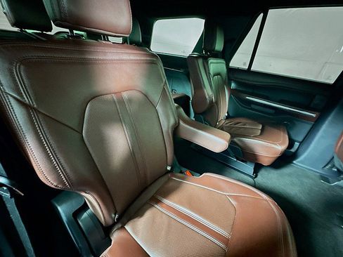 Used 2023 Ford Expedition Limited image 30