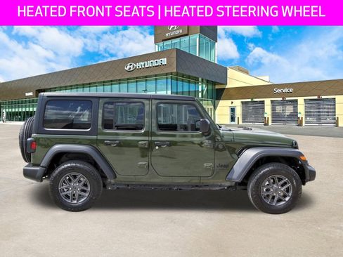 Used 2024 Jeep Wrangler Unlimited Sport AWD/4WD image 4