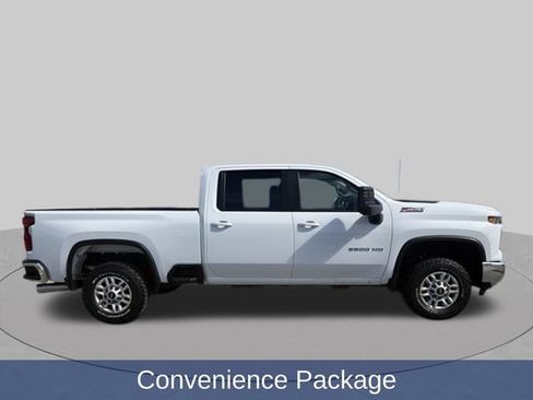 Used 2024 Chevrolet Silverado 2500 LT w/ Convenience Package AWD/4WD image 2