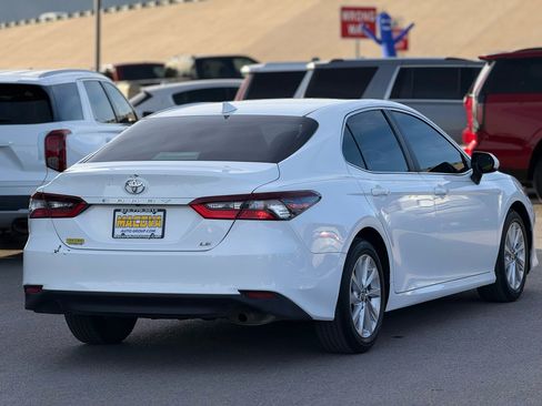 Used 2021 Toyota Camry LE image 7