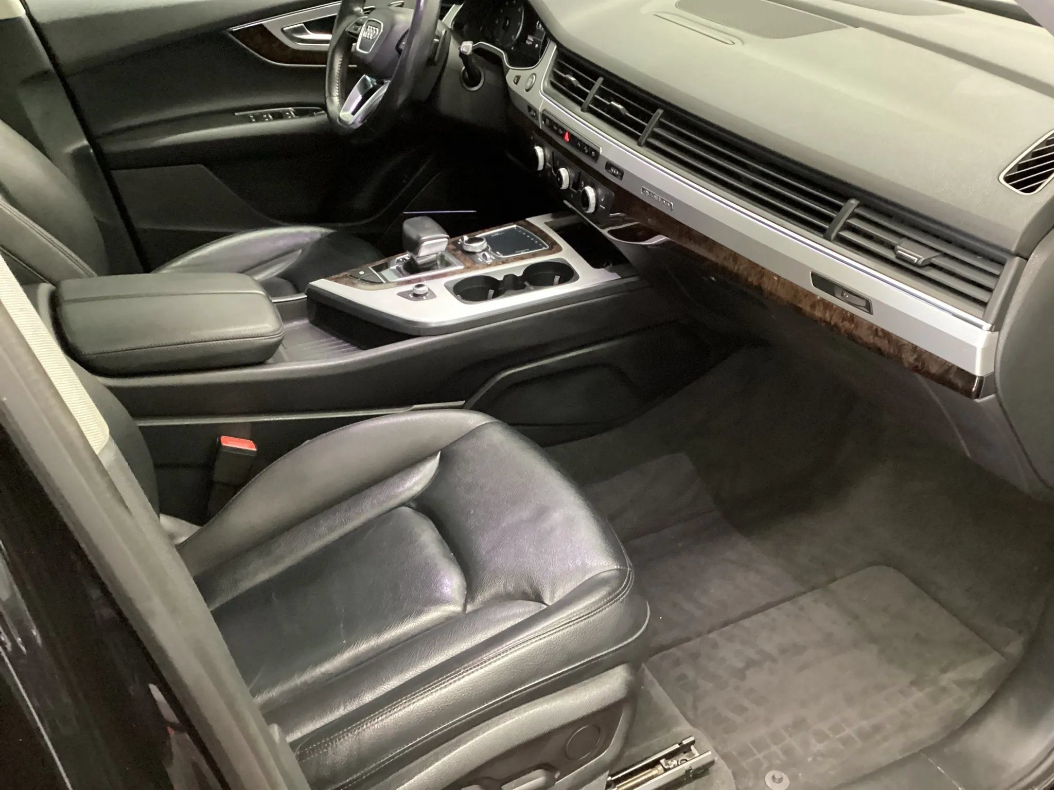 Used 2018 Audi Q7 2.0T Premium Plus w/ Premium Plus Package AWD/4WD image 11
