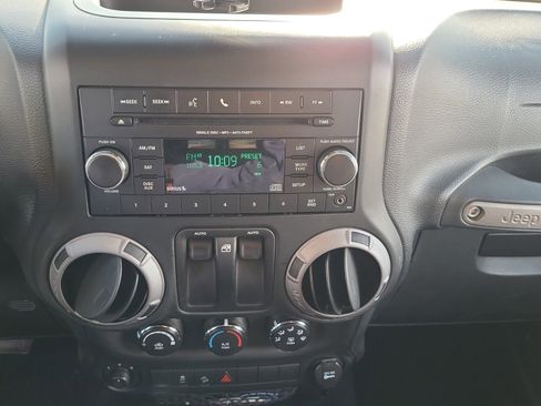 Used 2013 Jeep Wrangler Sport image 15