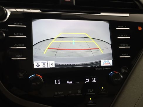 Used 2019 Toyota Camry XSE FWD image 9