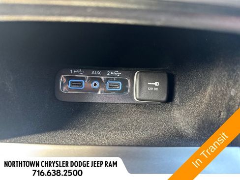 Used 2018 Jeep Grand Cherokee Laredo AWD/4WD image 30