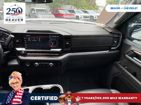 Used 2022 GMC Sierra 1500 SLT w/ X31 Off-Road Package AWD/4WD image 17