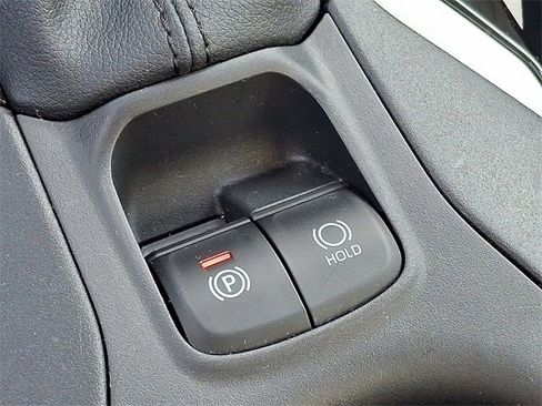 Certified 2023 Toyota Corolla Cross L image 25