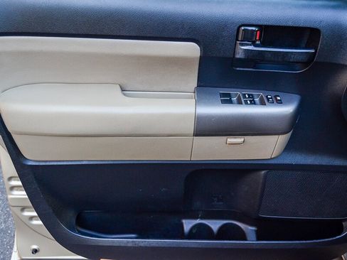 Used 2013 Toyota Sequoia SR5 image 31