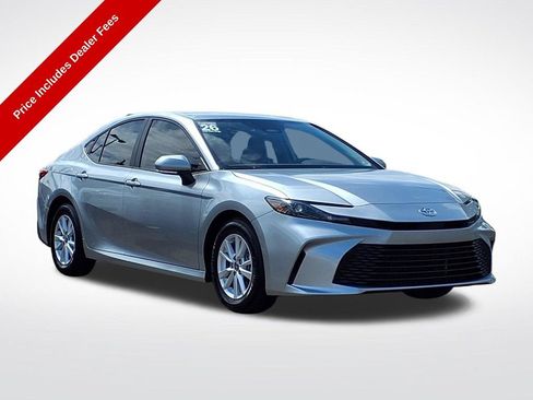 Used 2026 Toyota Camry LE w/ Convenience Package FWD image 1