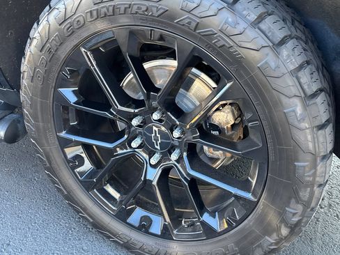 Used 2023 Chevrolet Tahoe Z71 w/ Off-Road Capability Package AWD/4WD image 4