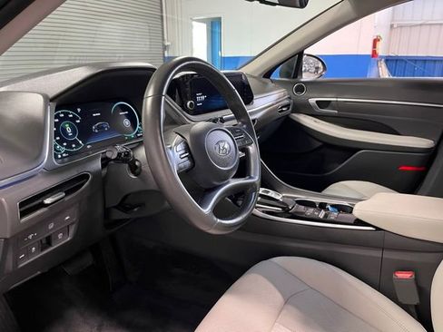 Used 2023 Hyundai Sonata Limited image 19