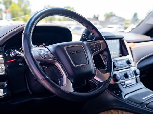 Used 2019 GMC Yukon Denali w/ Denali Ultimate Package AWD/4WD image 17