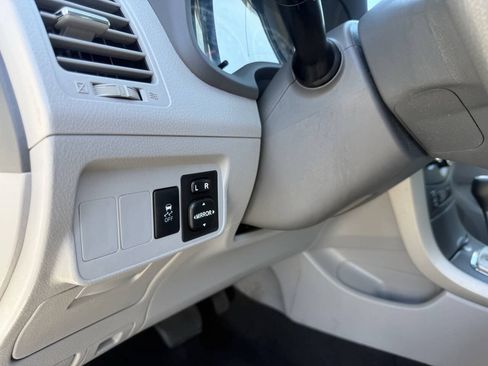 Used 2010 Toyota Corolla LE FWD image 18