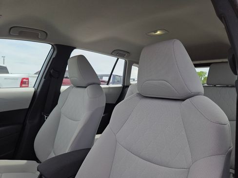 Used 2025 Toyota Corolla Cross L FWD image 27