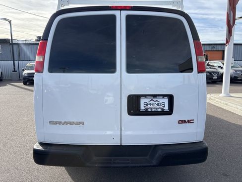 Used 2015 GMC Savana 3500 Extended image 4