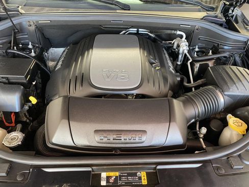Used 2021 Dodge Durango R/T w/ Blacktop Package AWD/4WD image 25