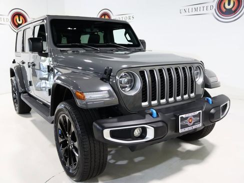 Used 2022 Jeep Wrangler Unlimited Sahara w/ Cold Weather Group image 11