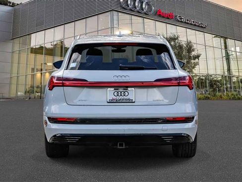 Used 2022 Audi e-tron Premium w/ Convenience Plus Package image 3