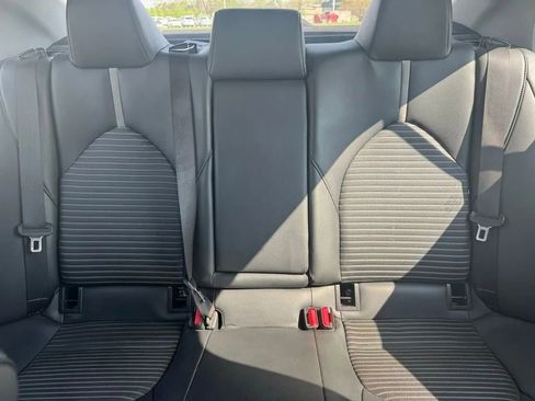 Used 2018 Toyota Camry SE image 18