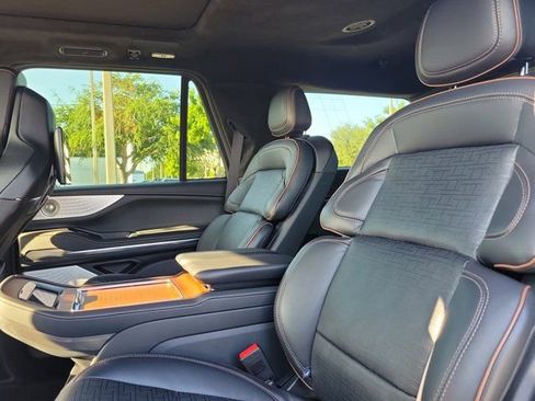 Certified 2025 Lincoln Navigator Black Label AWD/4WD image 17
