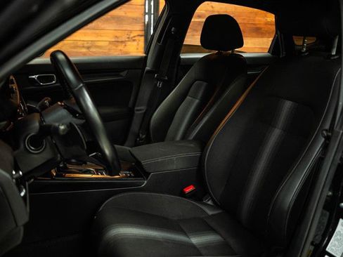 Used 2023 Honda Civic Sport image 9