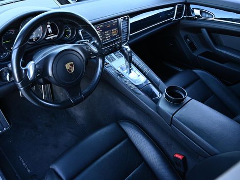 Used 2016 Porsche Panamera S image 10