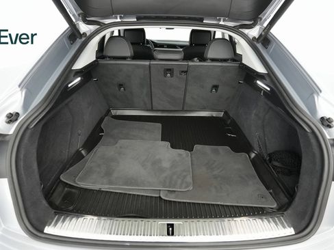 Used 2022 Audi e-tron Premium Plus image 24