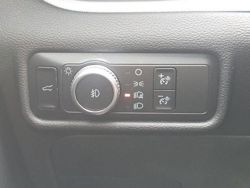 Used 2020 Ford Explorer XLT w/ Equipment Group 202A AWD/4WD image 29