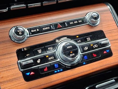 Certified 2024 Lincoln Aviator Reserve w/ Equipment Group 201A AWD/4WD image 16