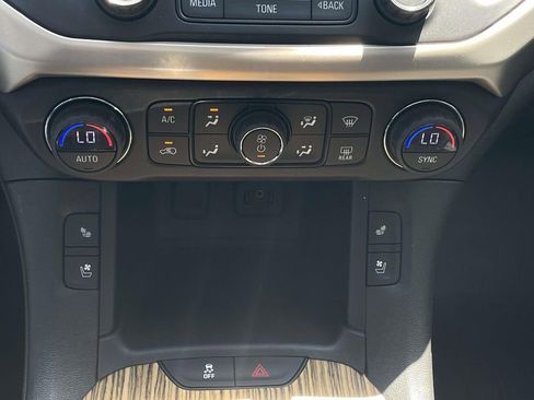 Used 2017 GMC Acadia Denali w/ Technology Package FWD image 31