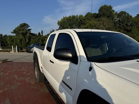 Used 2015 Toyota Tacoma PreRunner w/ Convenience Package RWD image 18