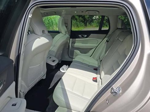 Used 2025 Volvo V60 B5 Cross Country Plus AWD/4WD image 6