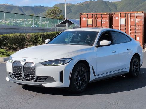 Used 2023 BMW i4 eDrive35 w/ Premium Package image 5