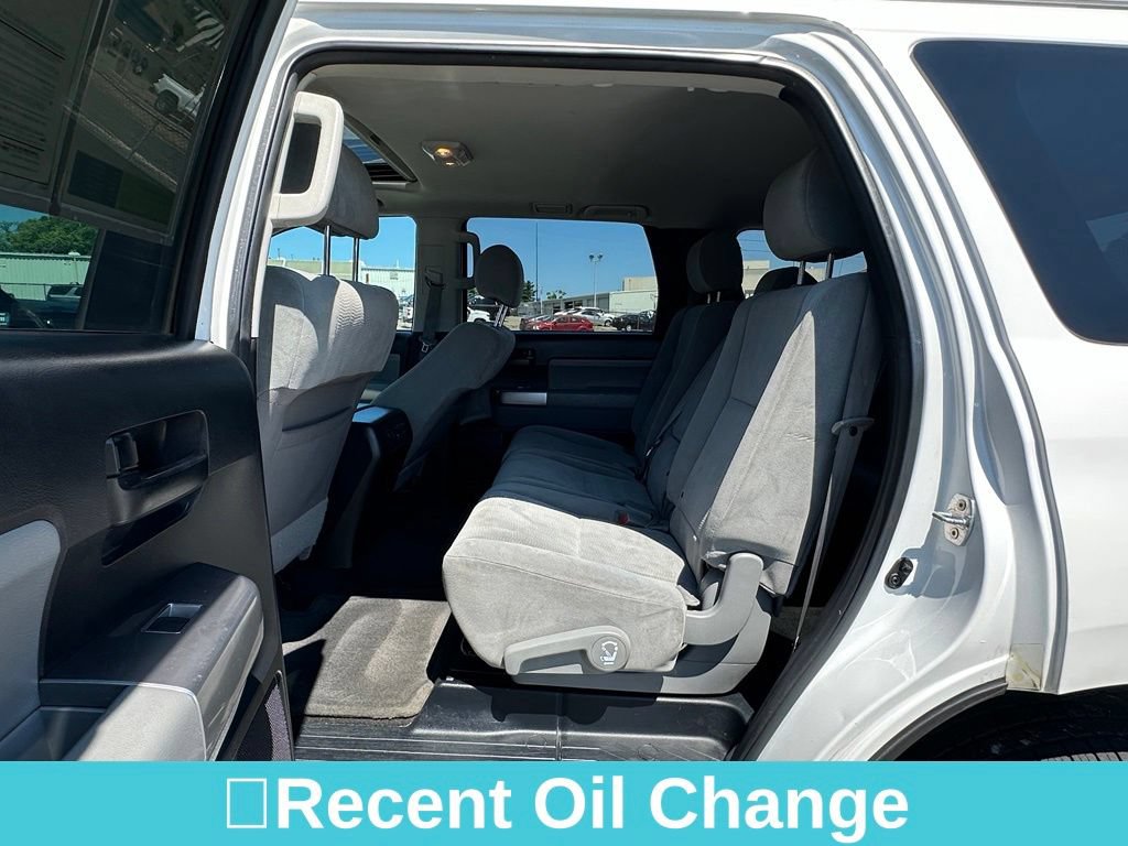 Used 2018 Toyota Sequoia SR5 AWD/4WD image 30