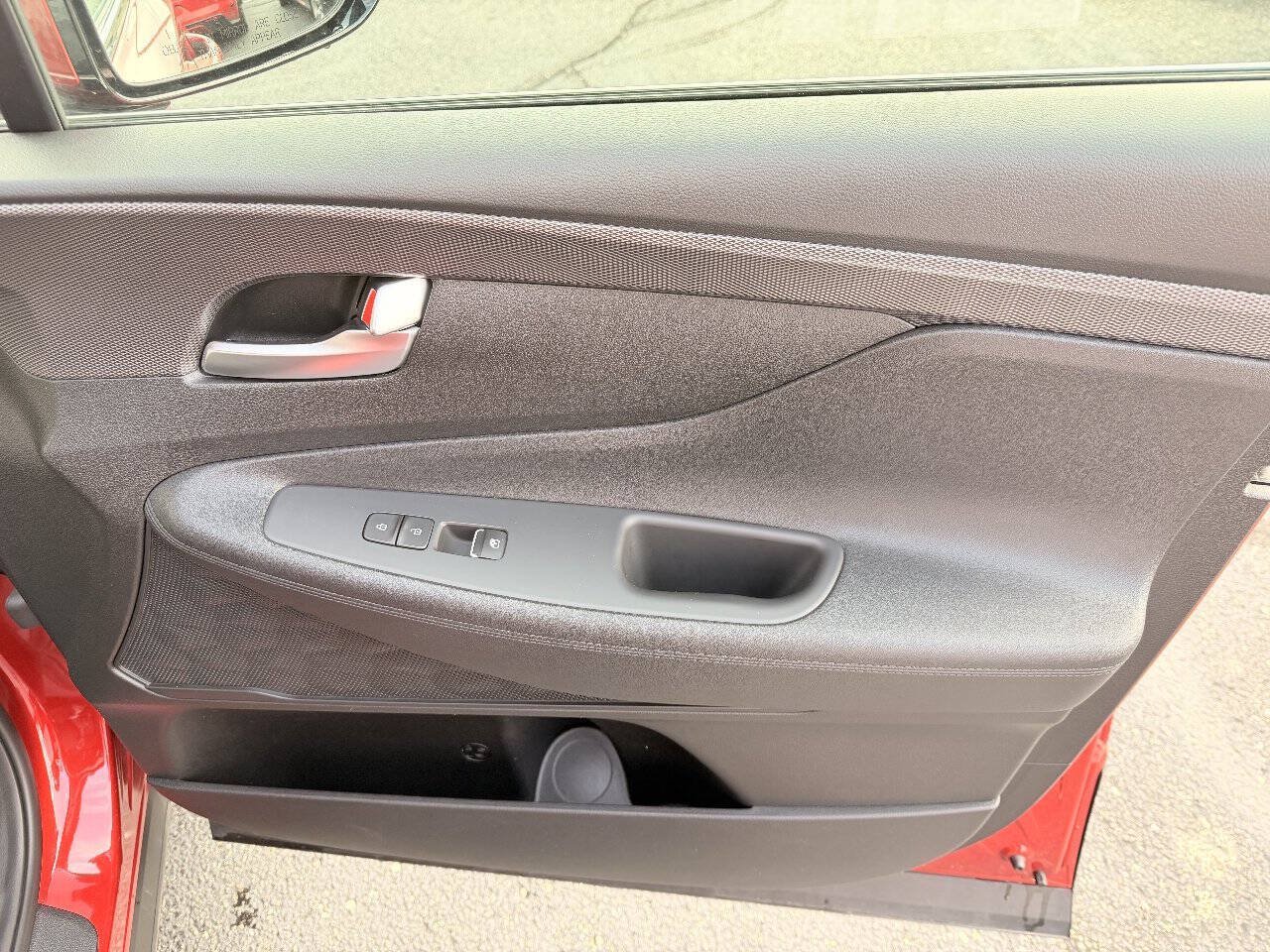 Used 2019 Hyundai Santa Fe SEL FWD image 20