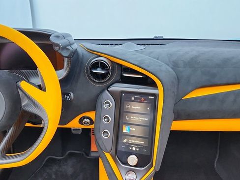 Used 2024 McLaren 750S Spider image 22