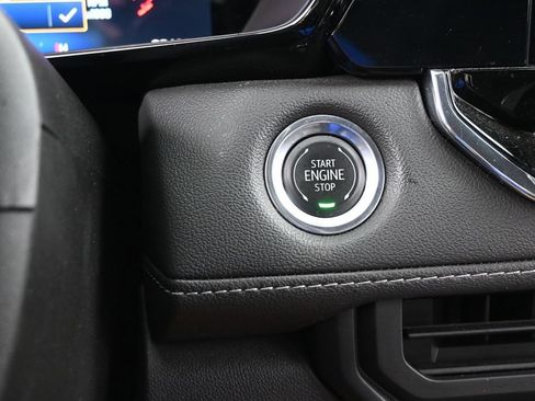 Used 2025 Chevrolet Colorado LT RWD image 32