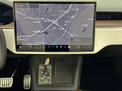 Used 2022 Tesla Model X image 21