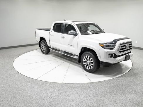Used 2020 Toyota Tacoma Limited AWD/4WD image 34